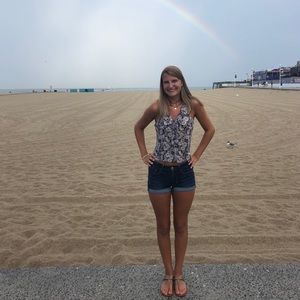 Meet your Posher, Cami